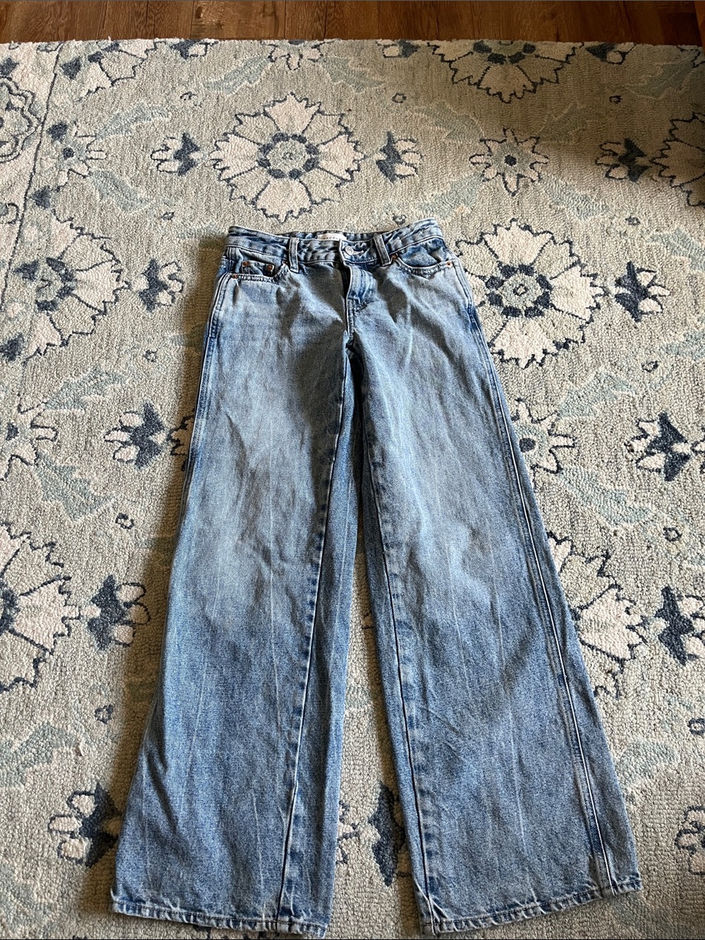 PacSun Women's Wide-Leg Light Wash Jeans